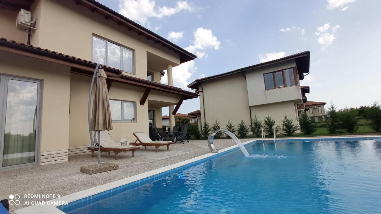 Lighthouse Apartments And Villas Balcsik Kültér fotó