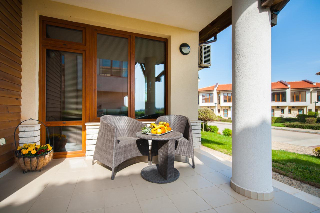 Lighthouse Apartments And Villas Balcsik Kültér fotó