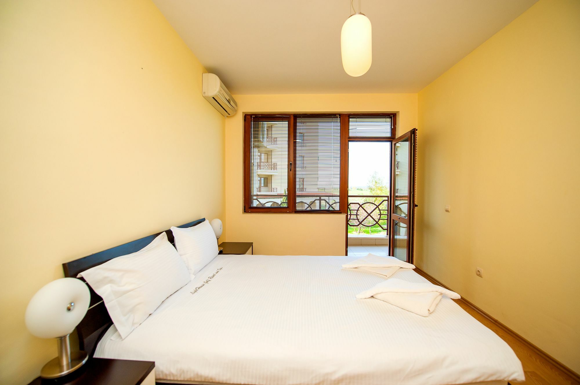 Lighthouse Apartments And Villas Balcsik Kültér fotó
